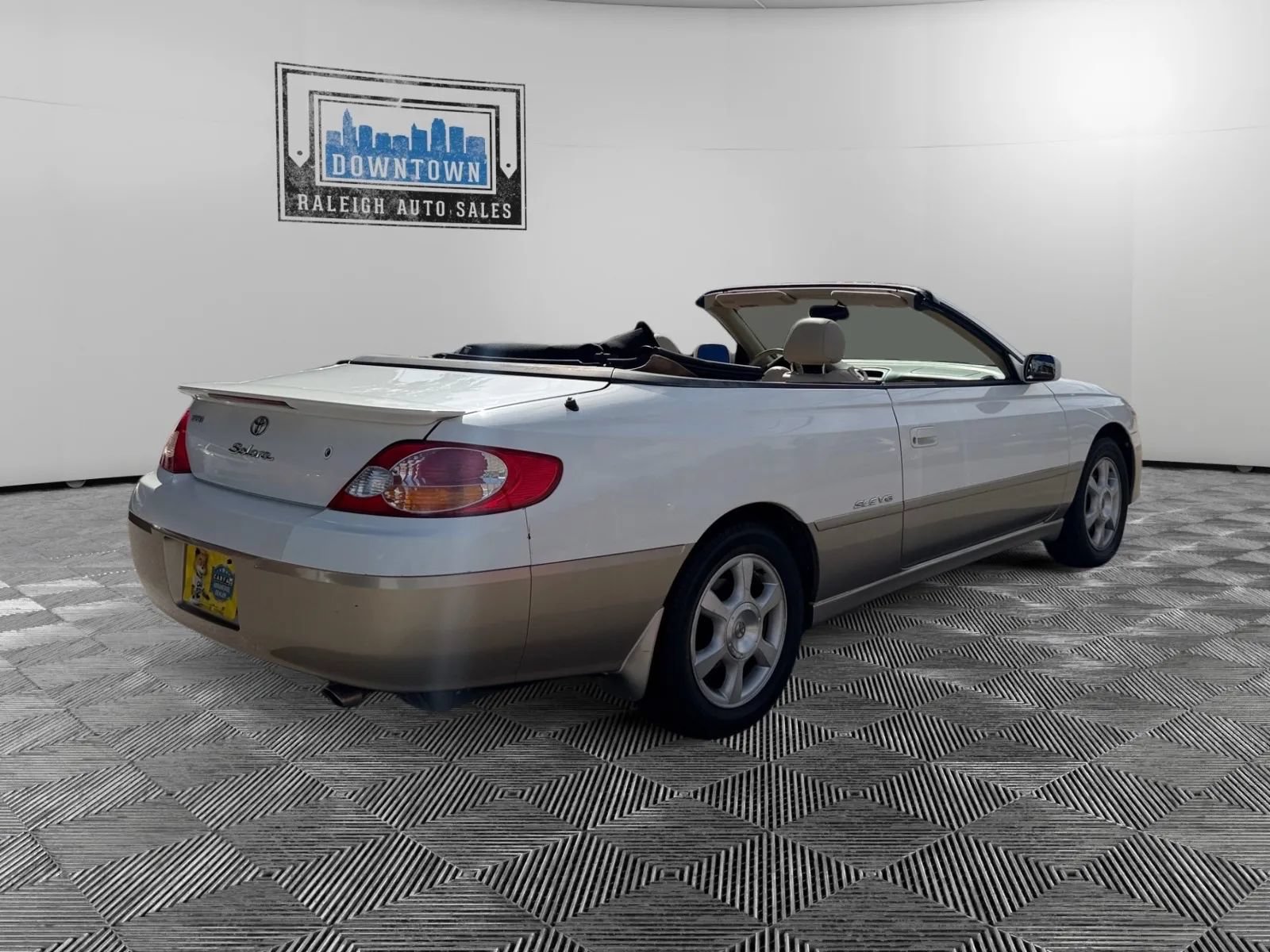Used 2002 Toyota Solara SLE FWD image 6