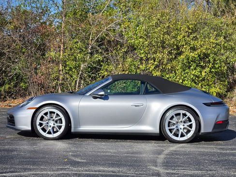 Used 2025 Porsche 911 Carrera image 2