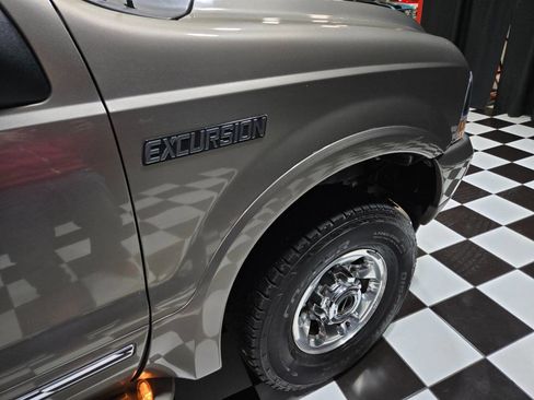 Used 2004 Ford Excursion Limited image 40