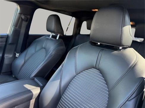 Used 2021 Toyota Highlander XSE FWD image 24