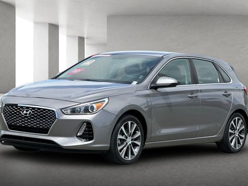 Used 2020 Hyundai Elantra GT FWD image 8