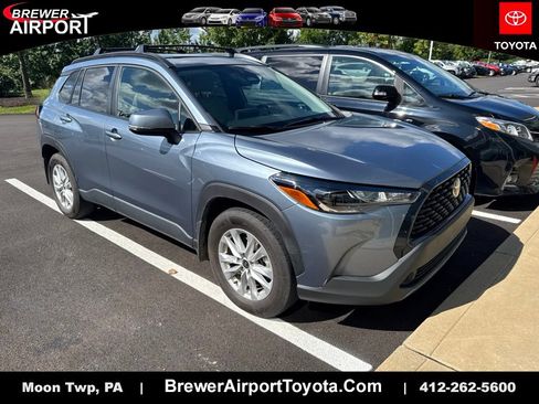 Used 2023 Toyota Corolla Cross LE w/ Moonroof Package AWD/4WD image 1