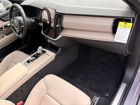 New 2026 Volvo XC90 B6 Plus w/ Protection Package Premier image 28