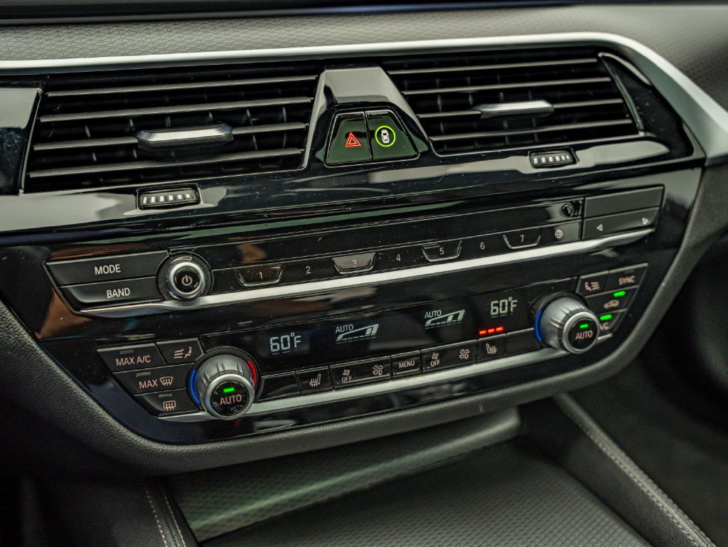 Used 2022 BMW 540i w/ M Sport Package RWD image 26