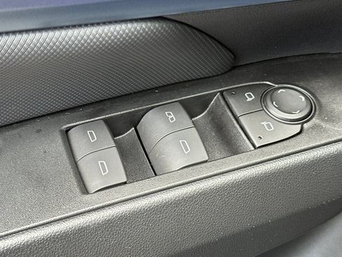 Used 2024 Chevrolet Equinox EV LT AWD/4WD image 13