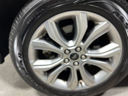 Used 2024 Ford Edge Titanium AWD/4WD image 41