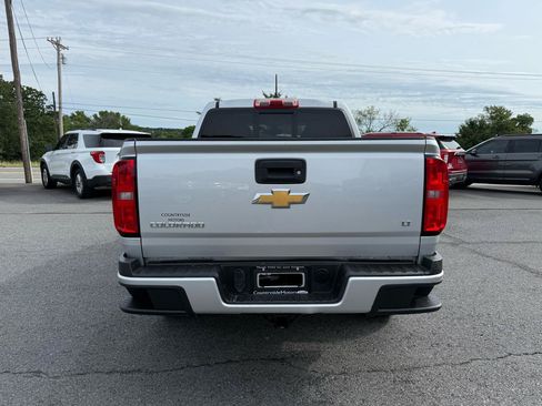 Used 2018 Chevrolet Colorado LT w/ LT Convenience Package RWD image 5