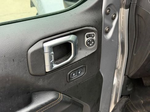Used 2021 Jeep Wrangler Unlimited Sahara AWD/4WD image 11