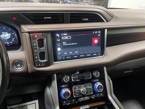 Used 2022 GMC Yukon Denali w/ Advanced Technology Package AWD/4WD image 22
