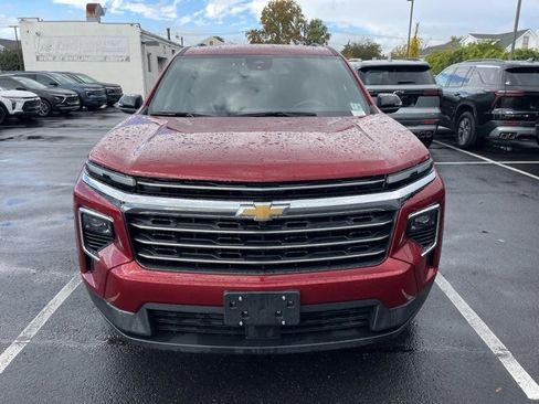 New 2025 Chevrolet Traverse LT image 2
