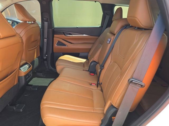 Used 2023 INFINITI QX60 Sensory w/ Vision Package AWD/4WD image 14