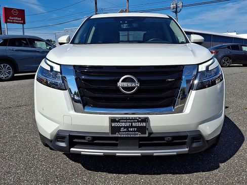 Certified 2023 Nissan Pathfinder SL w/ SL Premium Package AWD/4WD image 2