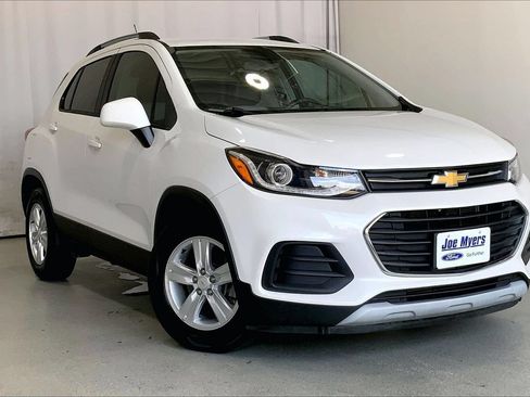 Used 2021 Chevrolet Trax LT FWD image 34