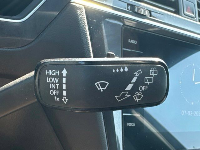 Used 2022 Volkswagen Tiguan SE R-Line FWD image 13