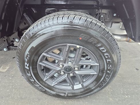 New 2025 Jeep Gladiator Sport image 32