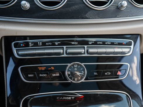 Used 2017 Mercedes-Benz E 300 4MATIC image 32