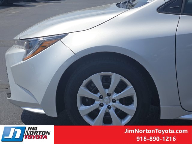 Used 2025 Toyota Corolla LE FWD image 8