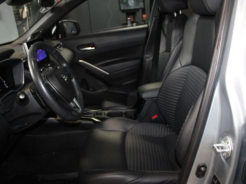 Used 2024 Toyota Corolla Cross AWD Hybrid w/ Convenience Package image 12
