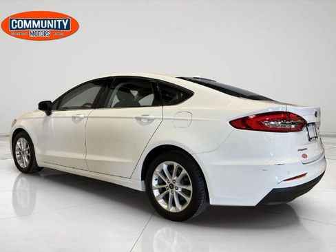 Used 2020 Ford Fusion SE image 3