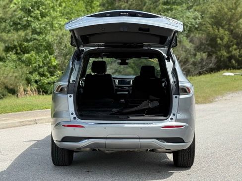 Used 2023 Buick Enclave Avenir w/ Trailering Package, 5000 lbs. AWD/4WD image 17