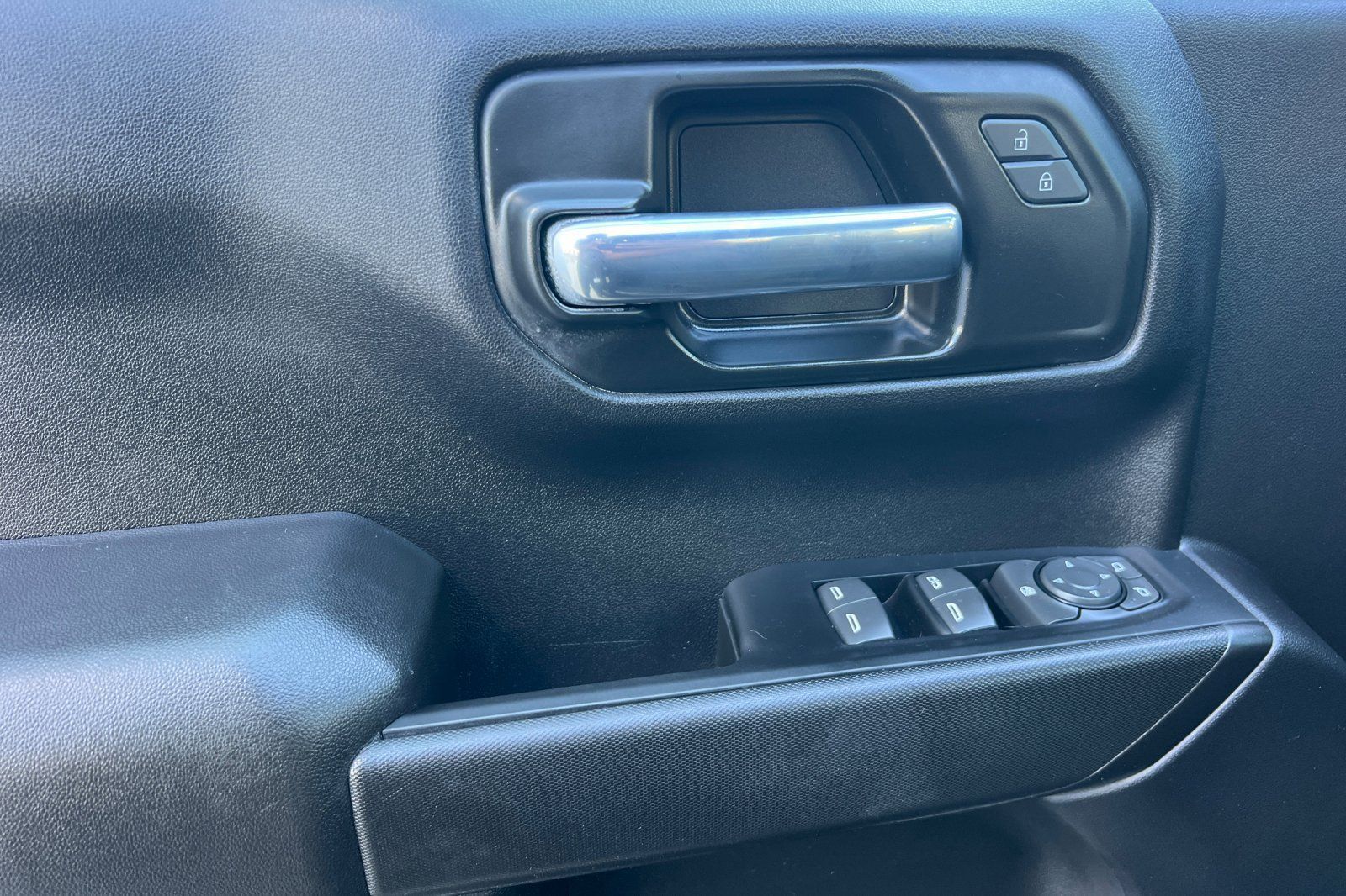 Used 2022 Chevrolet Silverado 1500 Custom RWD image 10