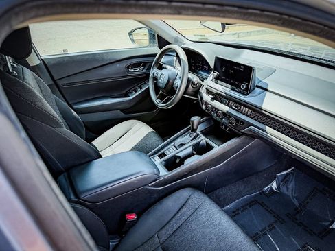 Used 2025 Honda Accord SE image 25