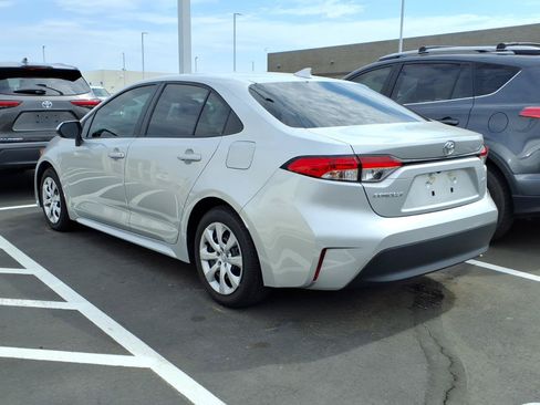 Certified 2025 Toyota Corolla LE FWD image 2