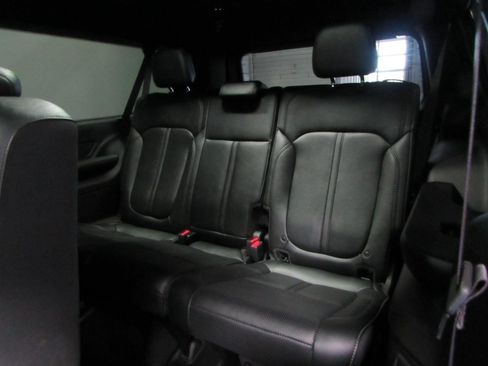 Used 2023 Jeep Wagoneer L Series III w/ Premium Group I AWD/4WD image 16