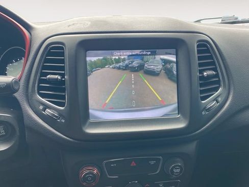 Used 2020 Jeep Compass Trailhawk AWD/4WD image 26