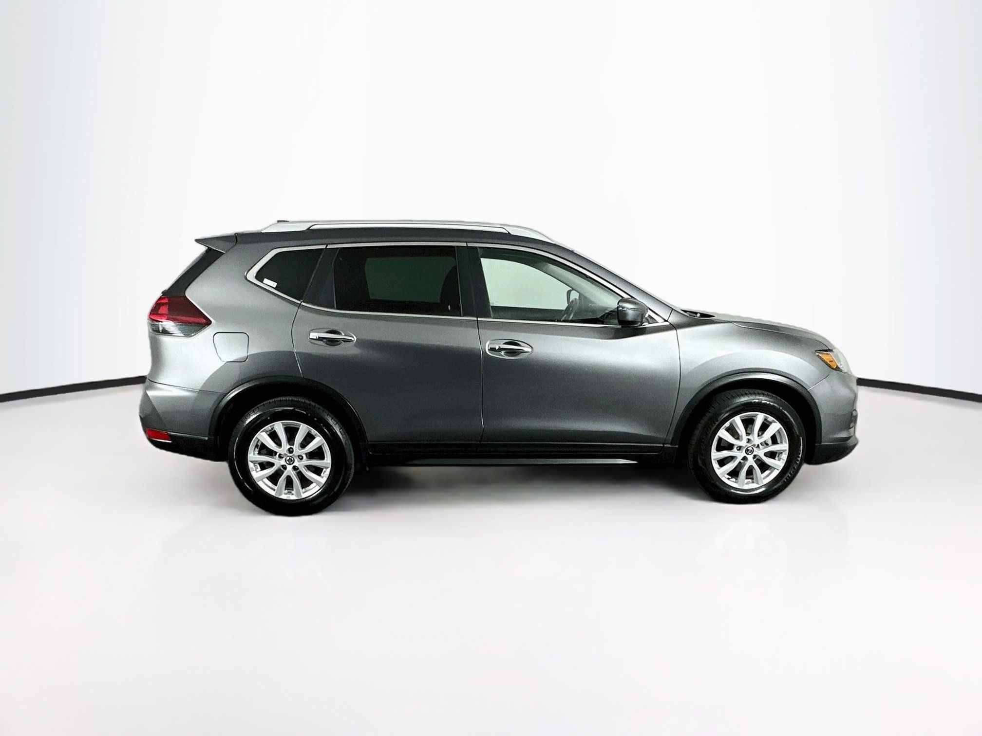 Used 2019 Nissan Rogue SV FWD image 10