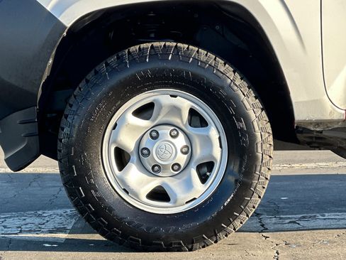 Used 2020 Toyota Tacoma SR image 23
