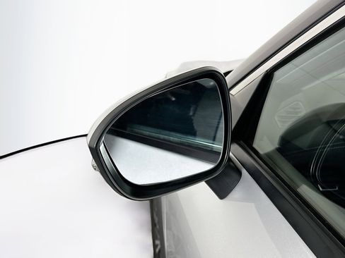 Used 2022 Nissan Rogue SV image 16