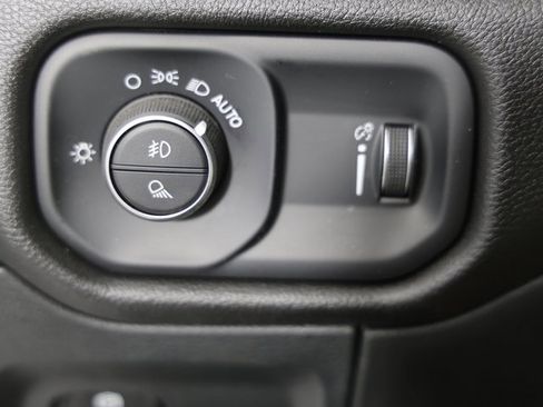 Used 2024 RAM 1500 Lone Star image 16