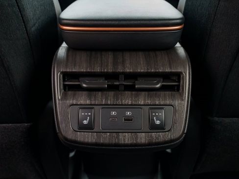 Certified 2023 Nissan Ariya AWD image 12