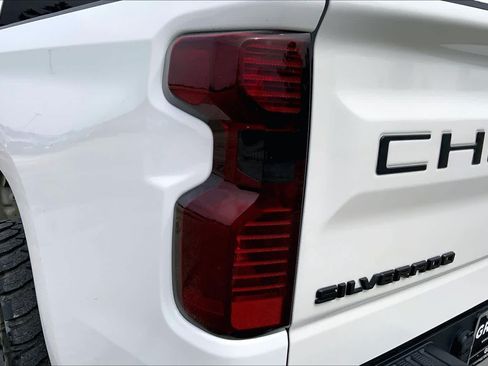 Used 2023 Chevrolet Silverado 1500 Custom RWD image 28
