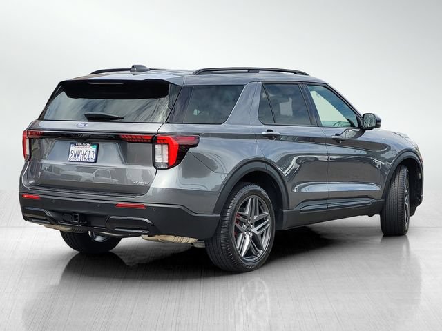 Used 2026 Ford Explorer ST-Line w/ ST-Line Street Pack AWD/4WD image 4