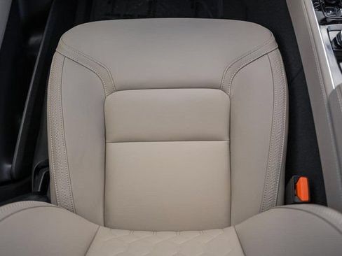 Used 2026 Volvo XC90 B6 Plus w/ Protection Package Premier AWD/4WD image 30