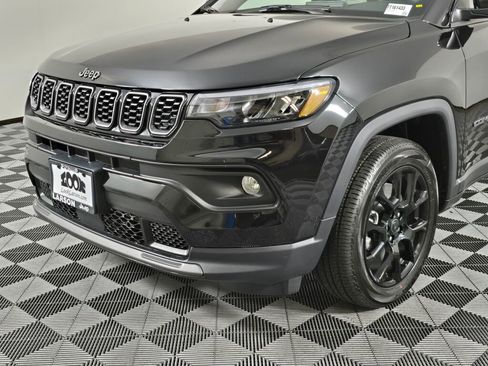 New 2026 Jeep Compass Latitude image 11