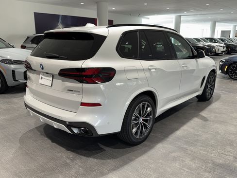 New 2026 BMW X5 xDrive50e w/ M Sport Package image 7