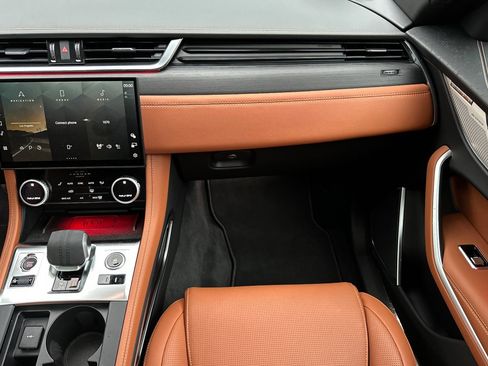 Used 2026 Jaguar F-PACE R-Dynamic S image 28