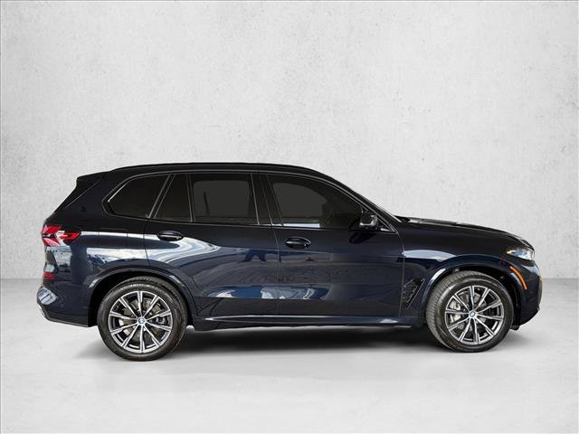 Used 2024 BMW X5 xDrive40i w/ M Sport Package AWD/4WD image 4