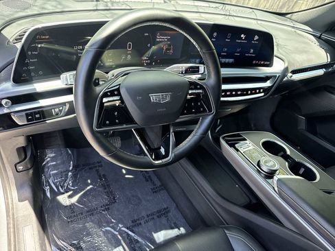Used 2024 Cadillac Lyriq Luxury RWD image 7