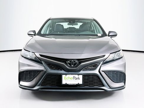 Used 2023 Toyota Camry SE FWD image 2
