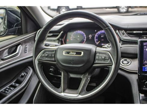 Used 2022 Jeep Grand Cherokee L Limited w/ Trailer Tow Group (B) AWD/4WD image 36