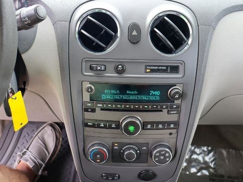 Used 2010 Chevrolet HHR LS FWD image 15