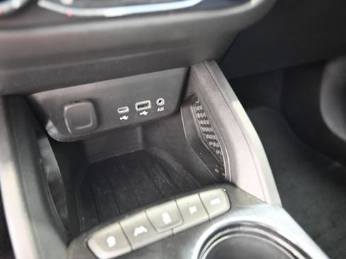 Used 2022 Chevrolet TrailBlazer LT w/ Convenience Package AWD/4WD image 19