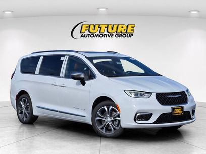 New 2026 Chrysler Pacifica Pinnacle