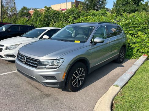Used 2021 Volkswagen Tiguan SE FWD image 4