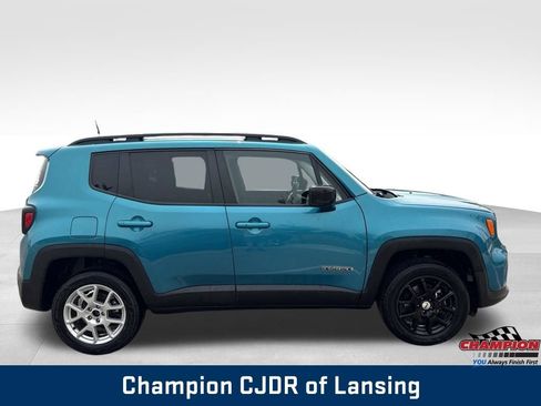 Used 2022 Jeep Renegade Latitude AWD/4WD image 7