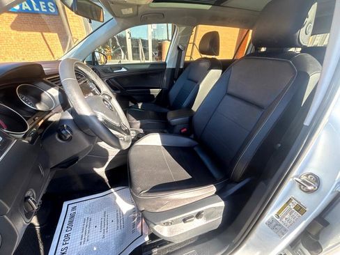 Used 2021 Volkswagen Tiguan SE w/ Panoramic Sunroof Package image 15